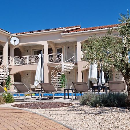 Villa Luka Lopar Ngoại thất bức ảnh