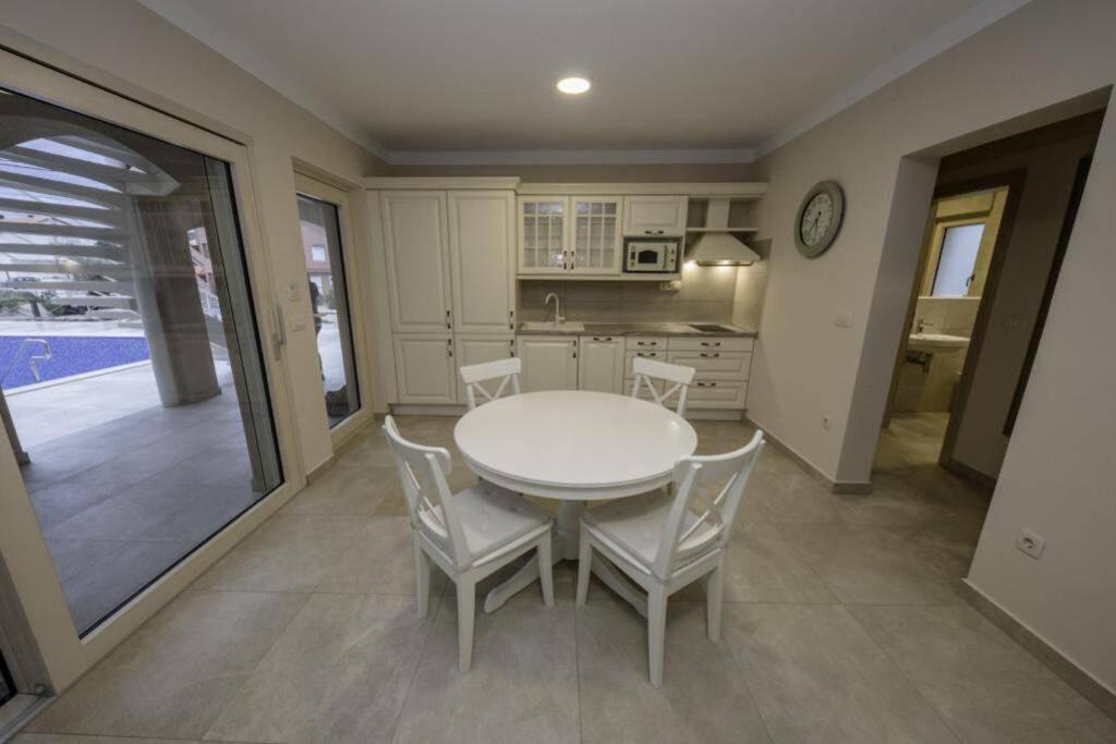 Villa Luka Lopar Ngoại thất bức ảnh