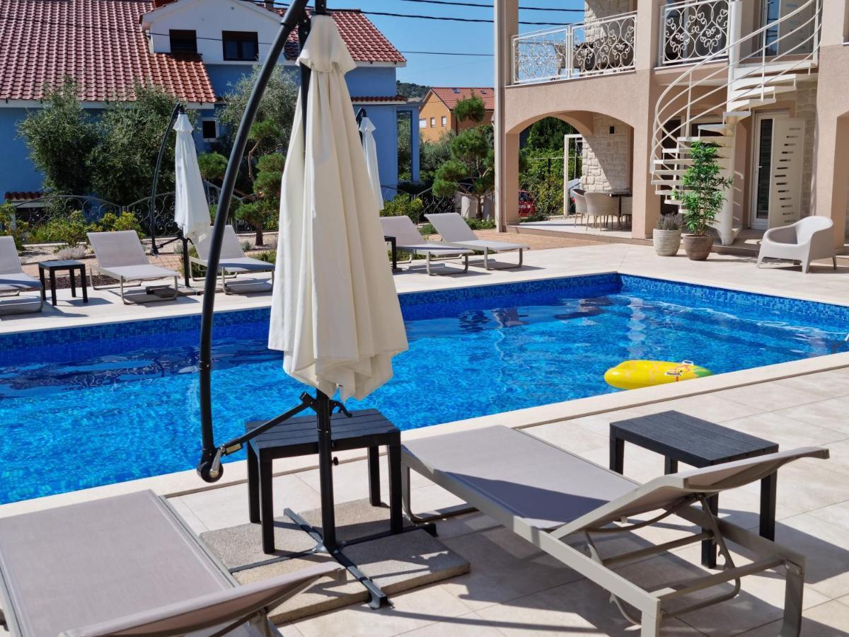 Villa Luka Lopar Ngoại thất bức ảnh
